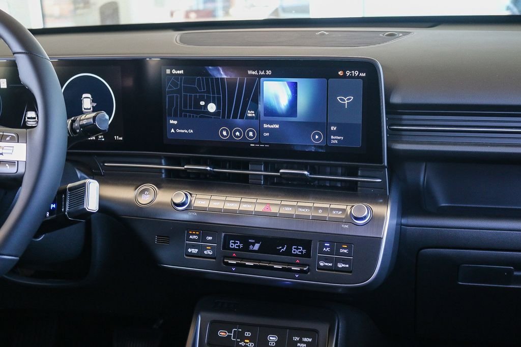 2025 Hyundai Kona EV SEL - Photo 13