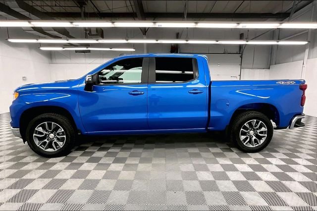 Used 2025 Riptide Blue Metallic Chevrolet LT image 14