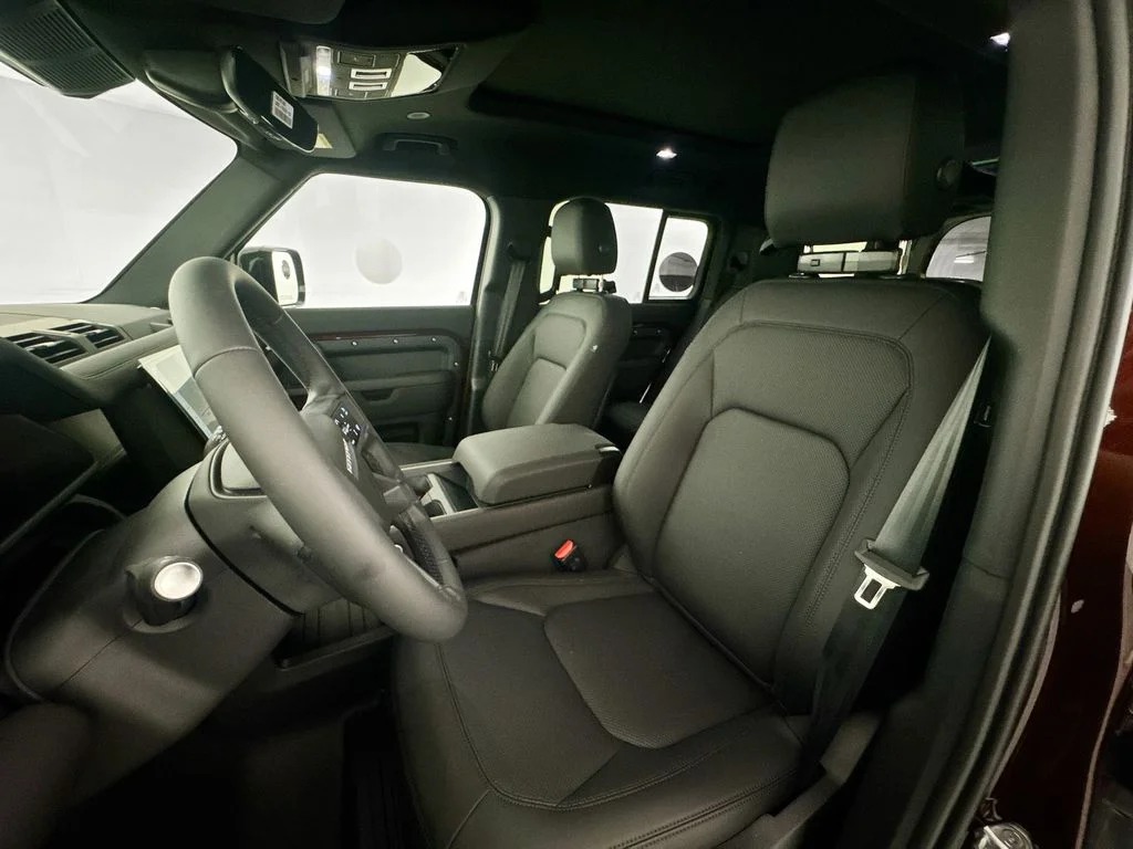 New 2026 Sedona Red Land Rover X-Dynamic SE image 21