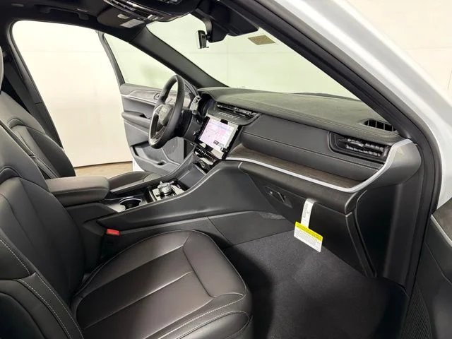 New 2026 White/off-white Jeep Limited image 35