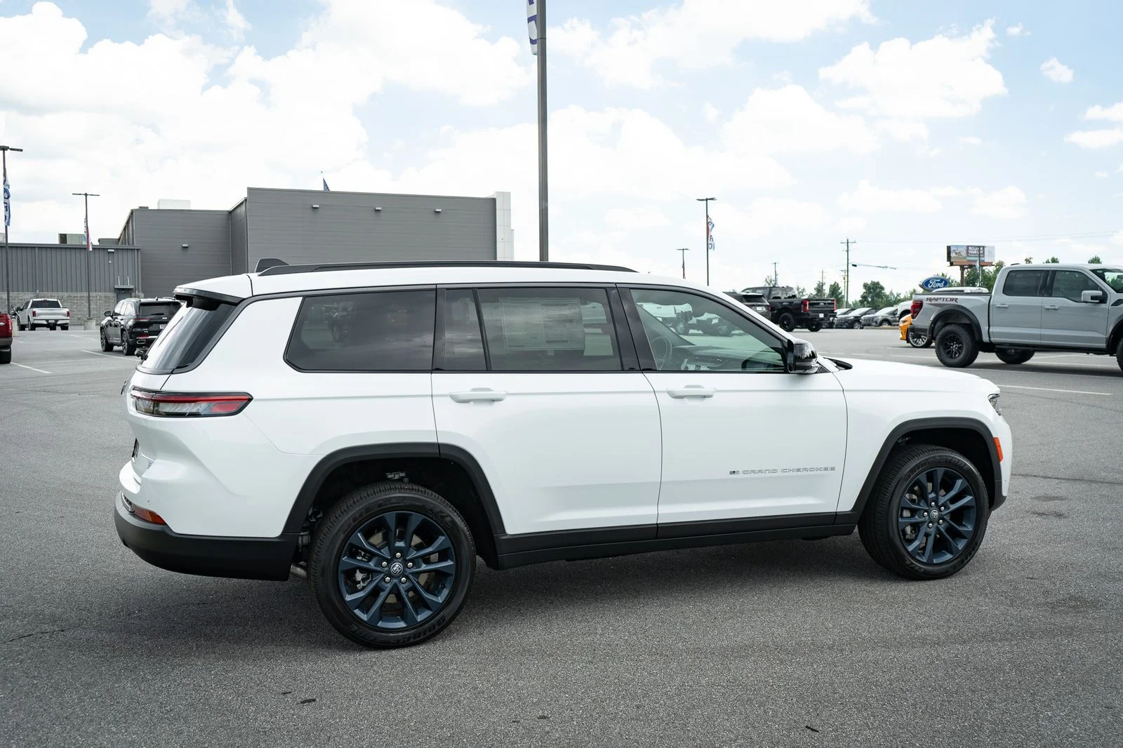 New 2026 White Jeep  image 10