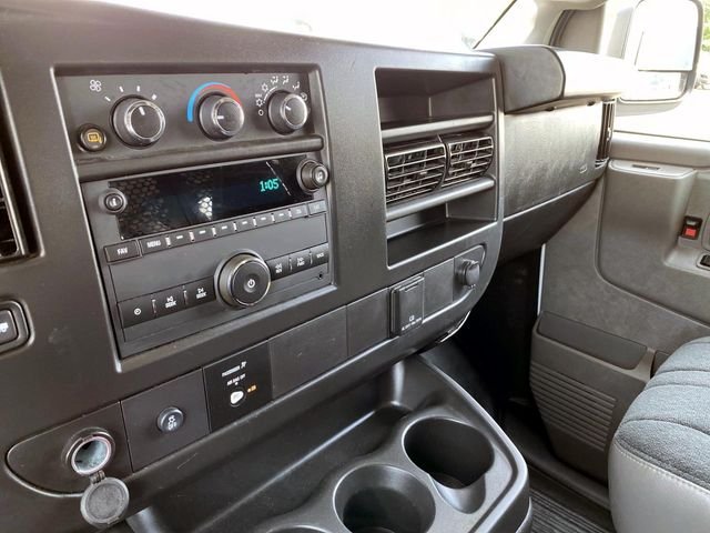 Used 2025 White GMC Work Van image 29