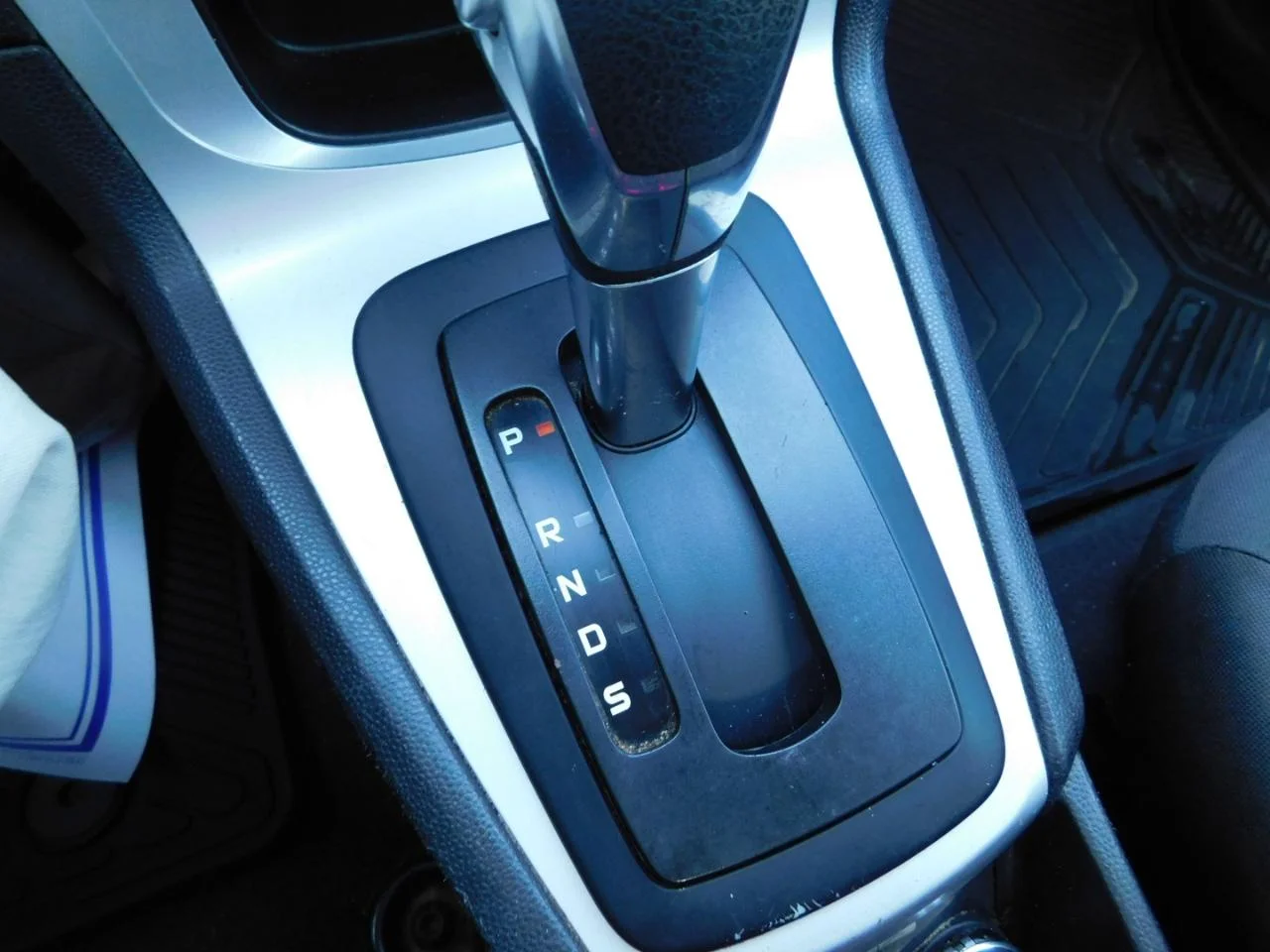Used 2018 Black Ford SE SEDAN image 32