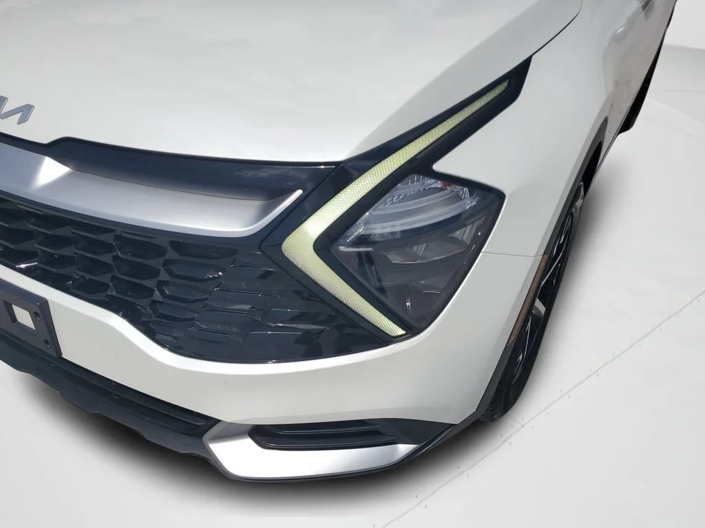 Used 2023 White Kia EX image 26