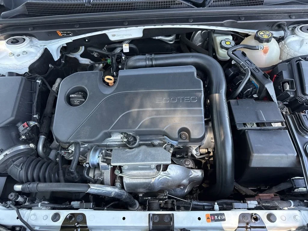 Used 2020 Summit White Chevrolet LT image 30