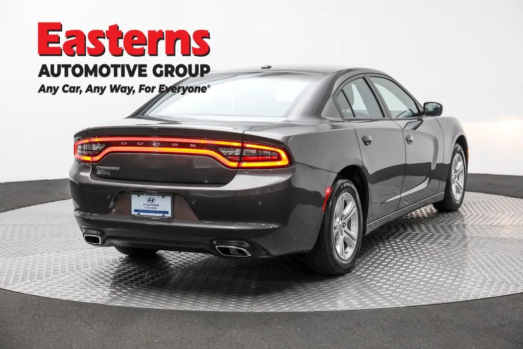Used 2022 Gray Dodge SXT image 5