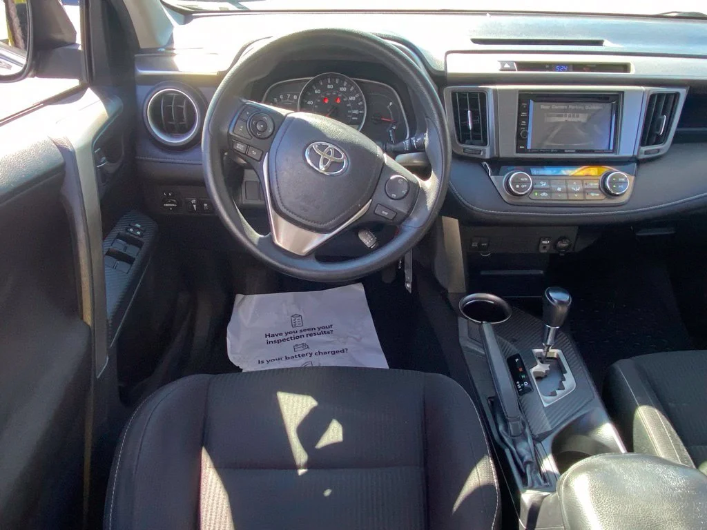 Used 2014 Gray Toyota XLE image 9