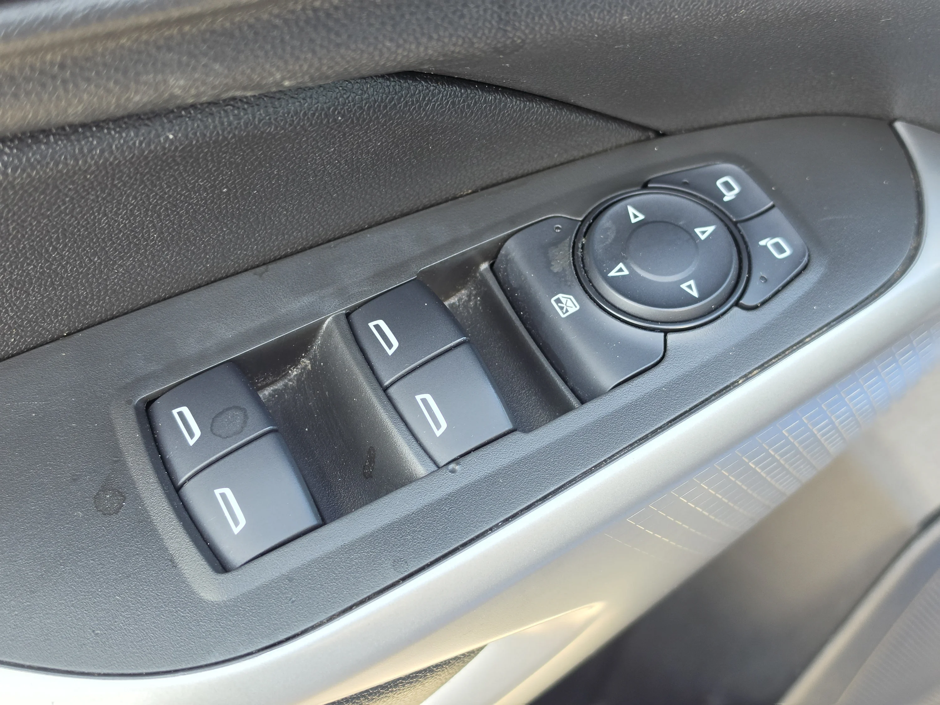 Used 2024 Fountain Blue Chevrolet 1RS image 23