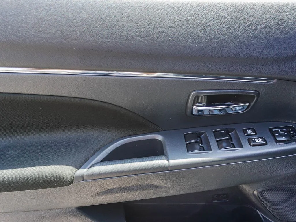 Used 2024 Silver Mitsubishi 2.0 ES image 18