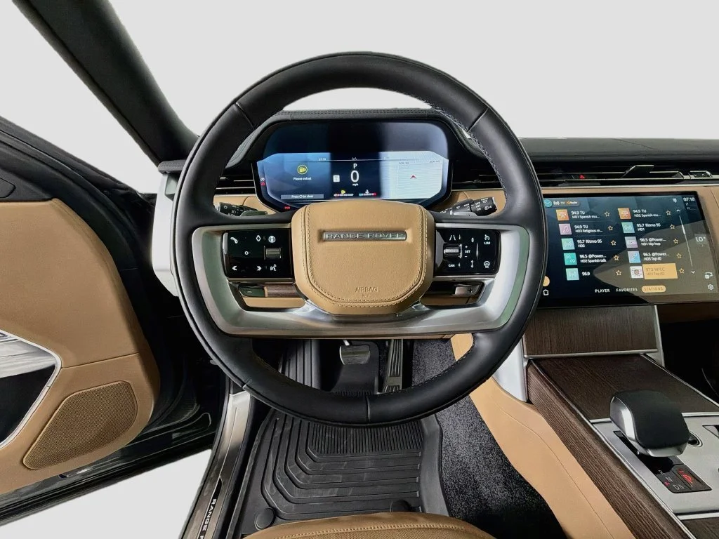 New 2027 Belgravia Green LAND ROVER  image 34