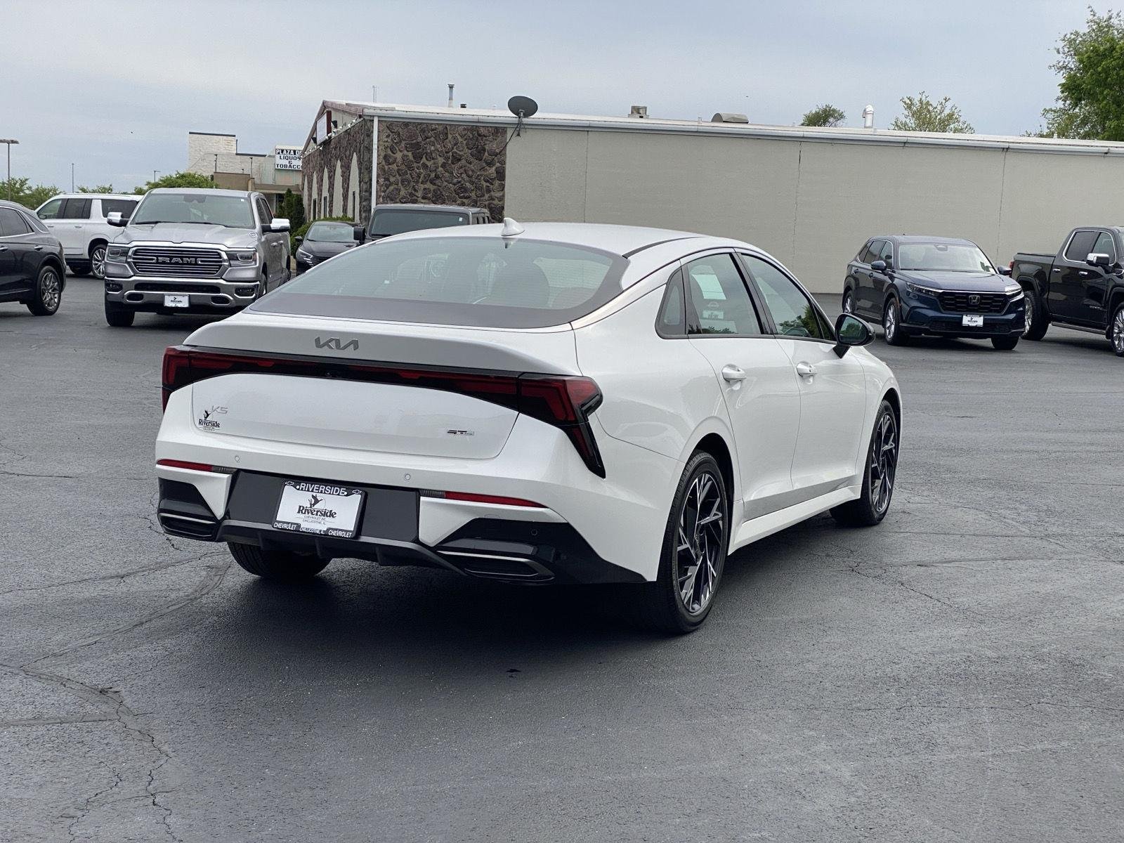 Used 2026 Snow White Pearl Kia GT-Line image 5