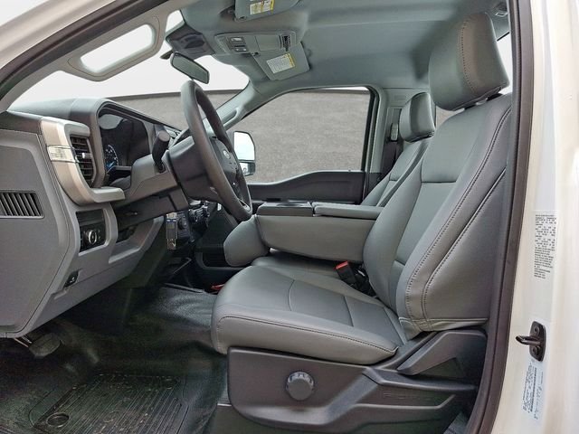 2025 Ford F-450 Super Duty Chassis Cab XL - Photo 10
