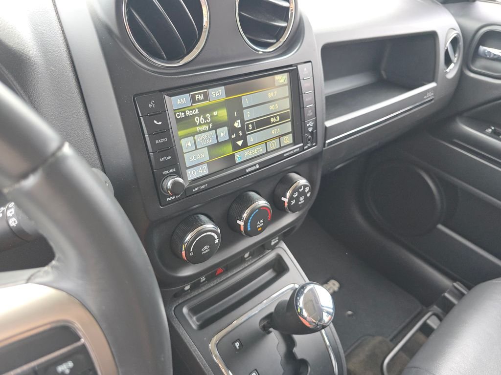 Used 2016 Black Jeep Latitude image 26