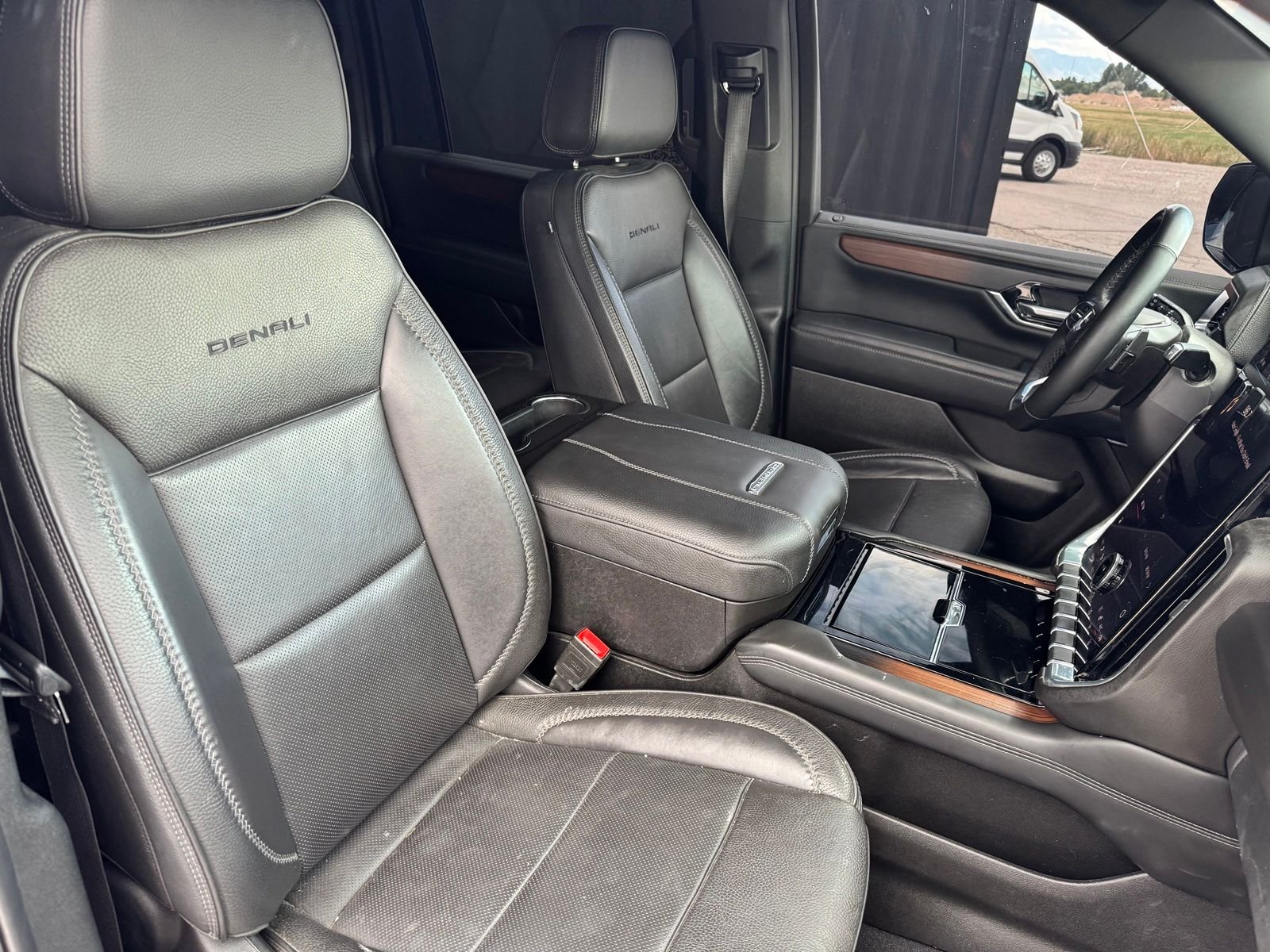 Used 2025 Silver GMC Denali image 20