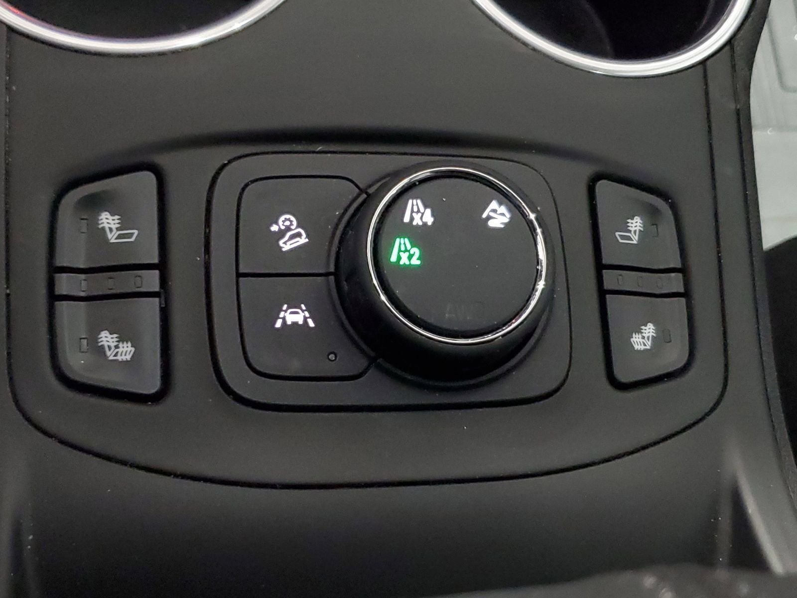 Used 2022 White GMC SLT image 28