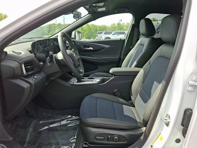 New 2026 Summit White Buick Preferred image 11