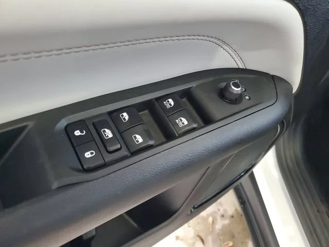 Used 2025 Bright White Cl Jeep Limited image 9