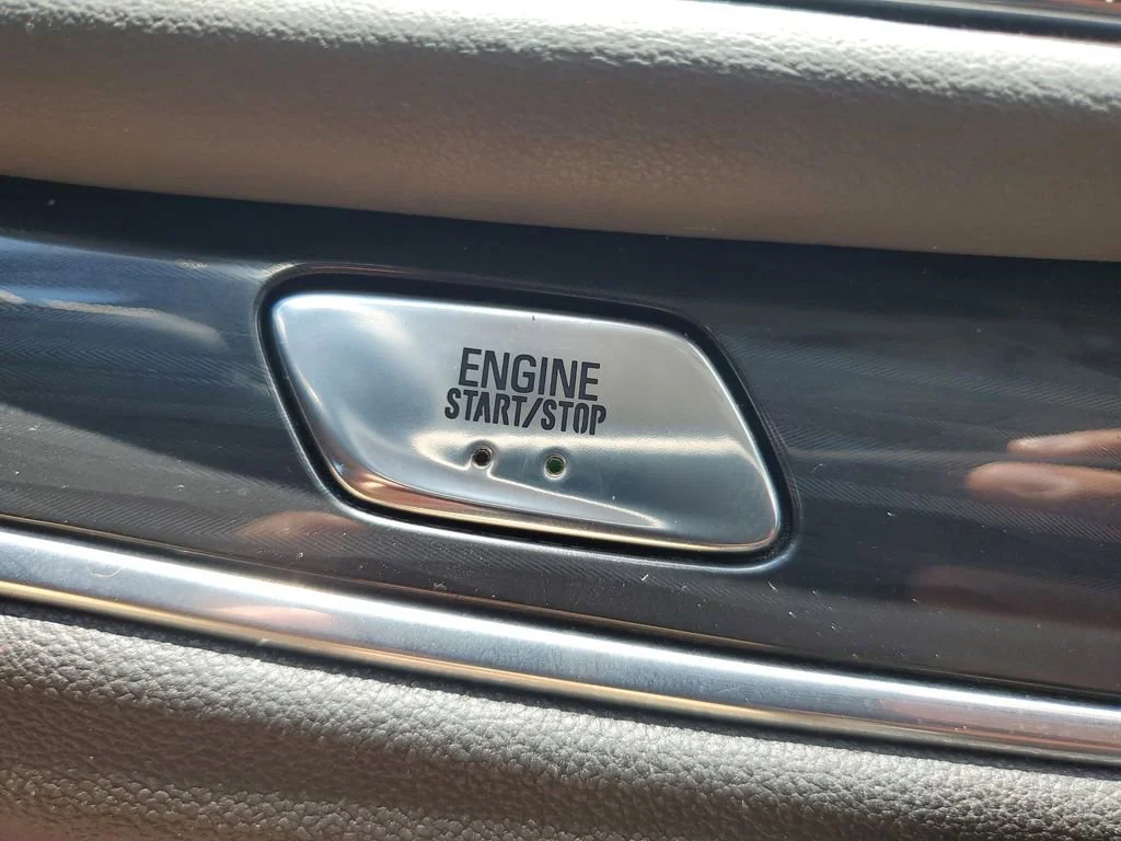 Used 2021 (Includes Satin Nickel lower exterior accent color.) Buick Essence image 24