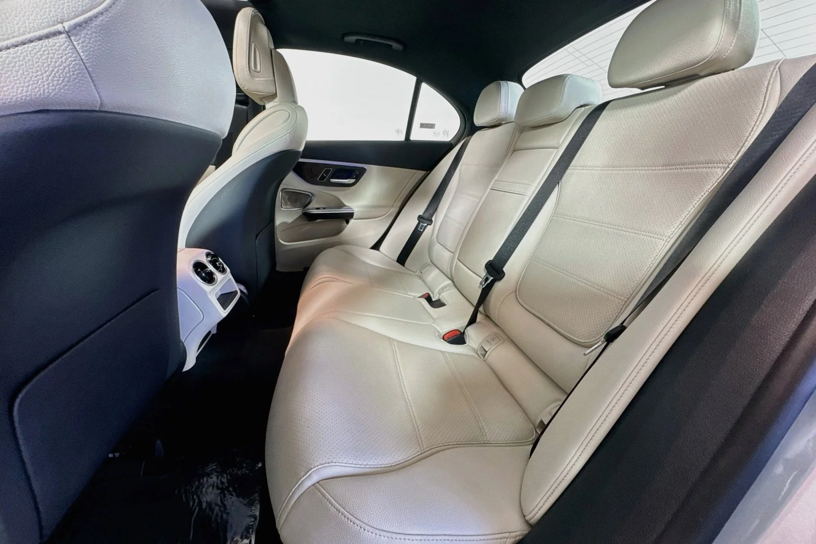 Used 2024 Cirrus Silver Metallic Mercedes-Benz C 300 image 23