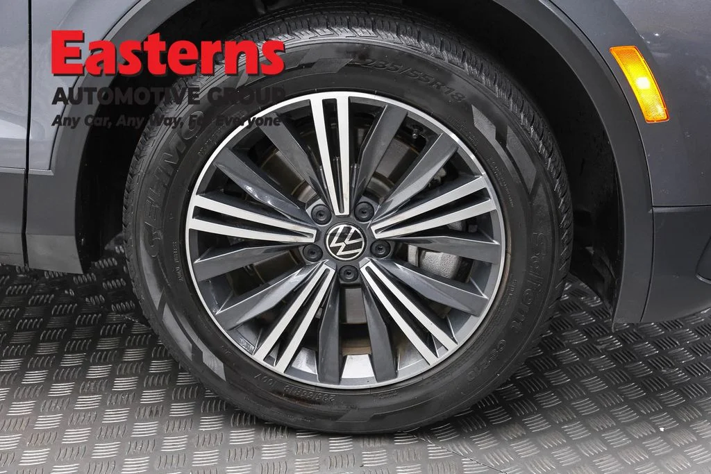 Used 2024 Gray Volkswagen 2.0T Wolfsburg Edition image 29