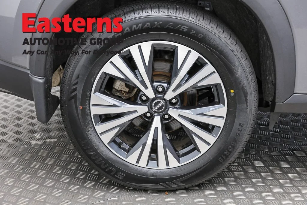 Used 2023 Gray Nissan SV image 30