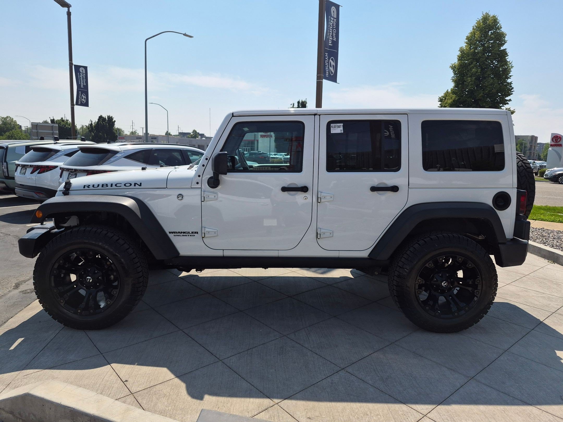 Used 2017 Bright White Clearcoat Jeep Rubicon image 7