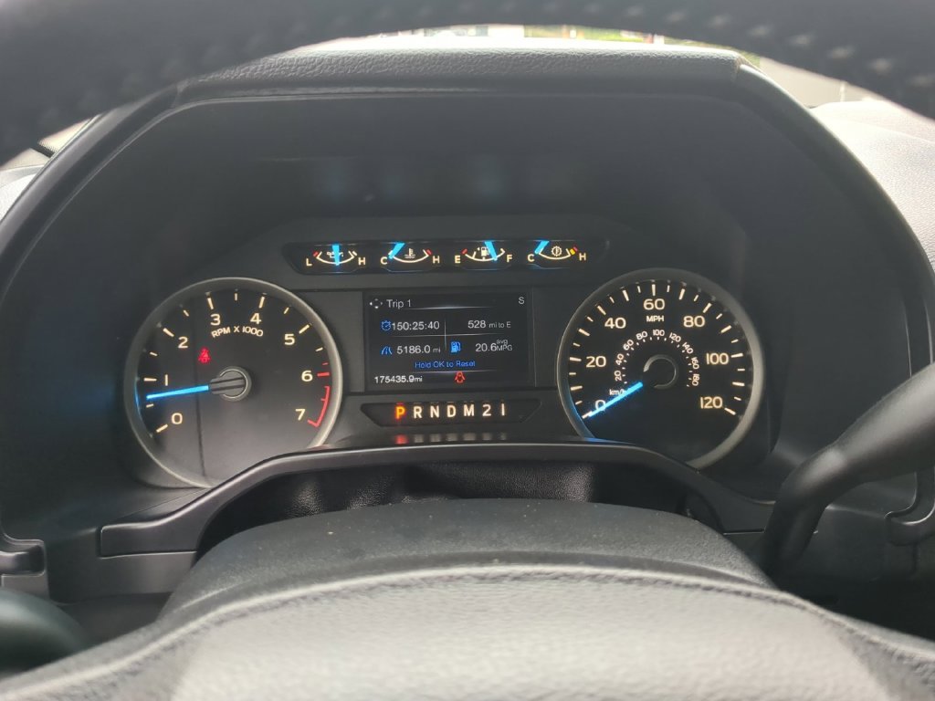 Used 2016 Gray Ford XLT image 16