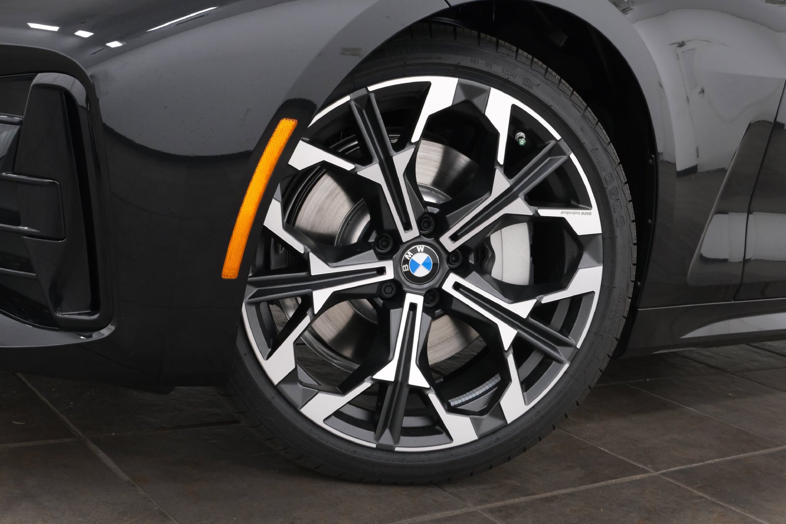 New 2027 Black Sapphire Metallic BMW 430i xDrive image 2