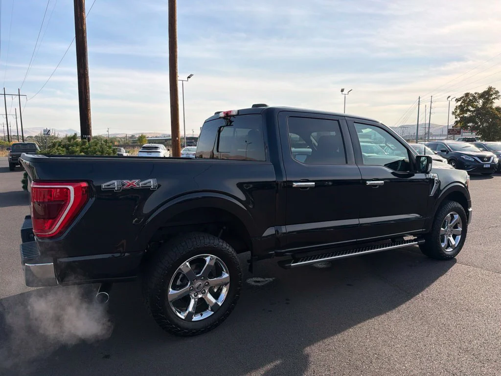 Certified Used 2021 Blue Metallic Ford XLT image 4