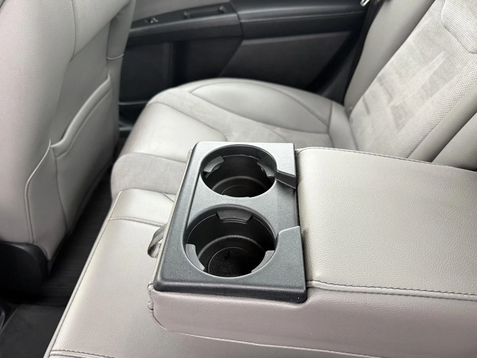Used 2017 Magnetic Ford Sport image 21