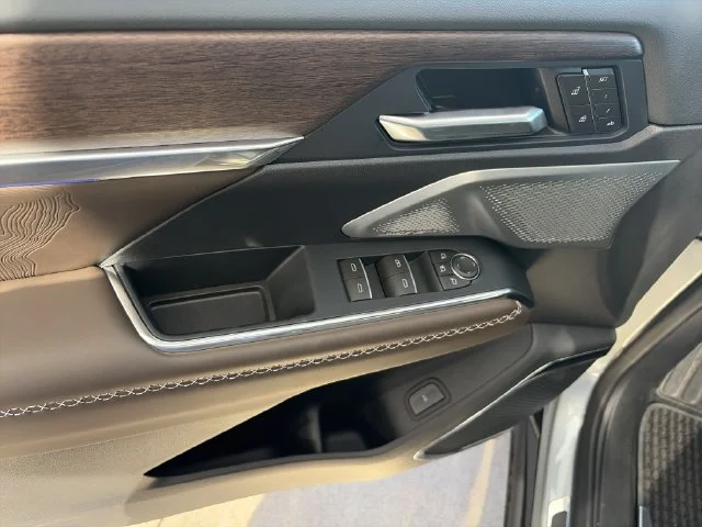 New 2027 Silver GMC Denali Ultimate image 16