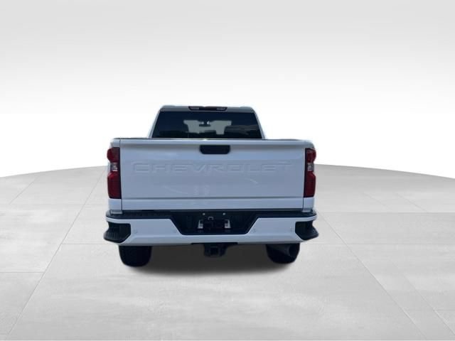 Used 2021 SUMMIT WHITE Chevrolet LT image 4