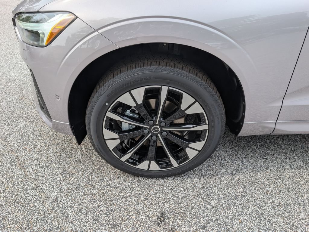 2026 Volvo XC60 Plus - Photo 28