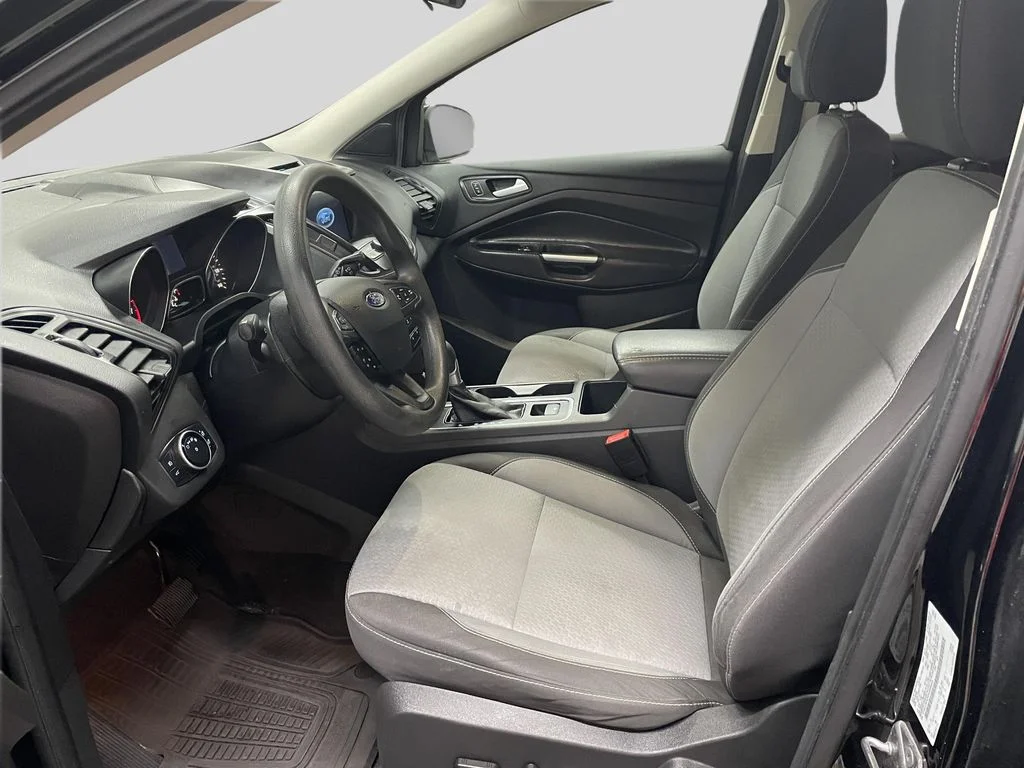 Used 2017 Shadow Black Ford SE image 12