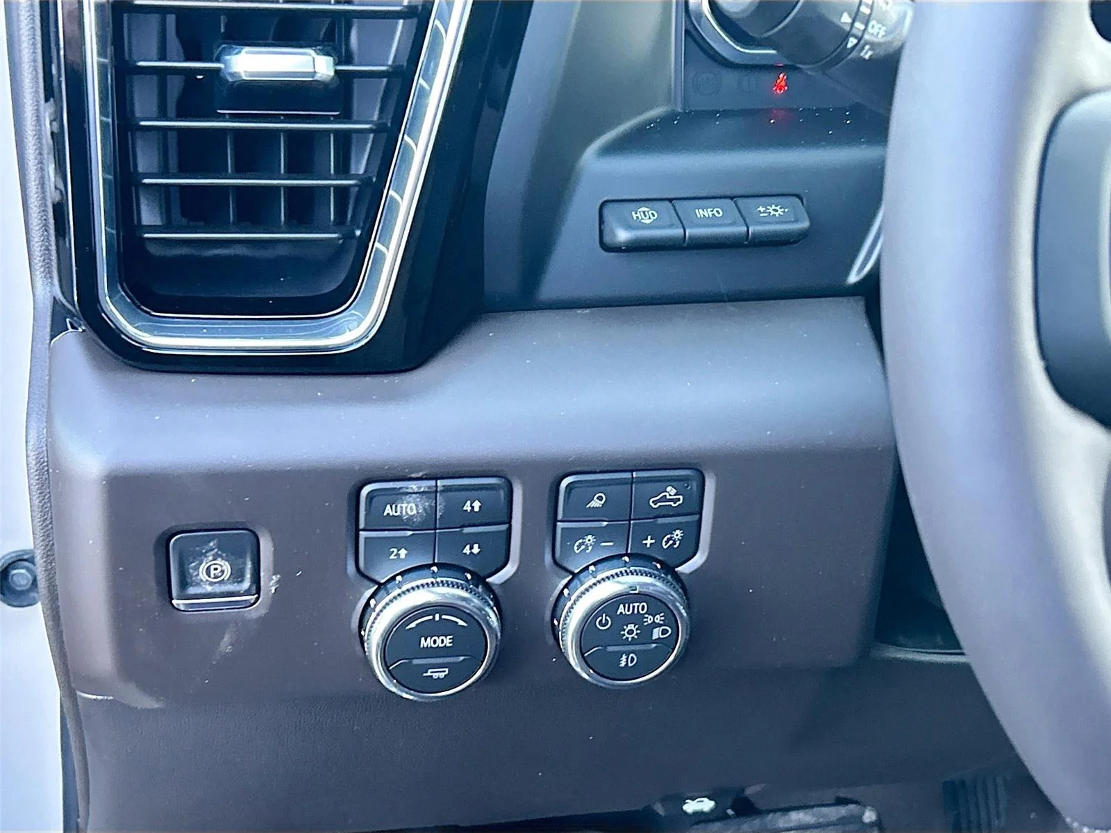 2026 GMC Sierra 1500 Denali - Photo 10
