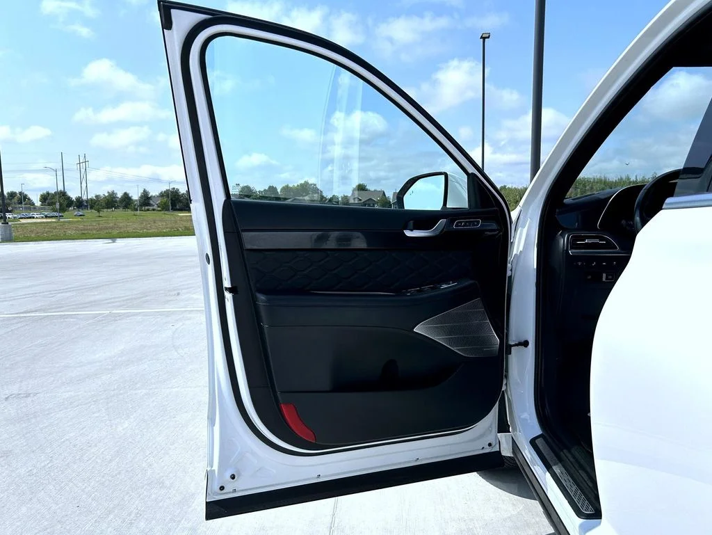 Used 2021 White Hyundai Calligraphy image 10