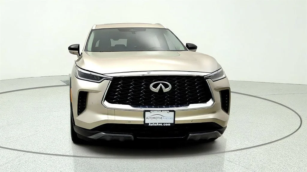 Used 2023 Warm Titanium INFINITI SENSORY AWD image 2