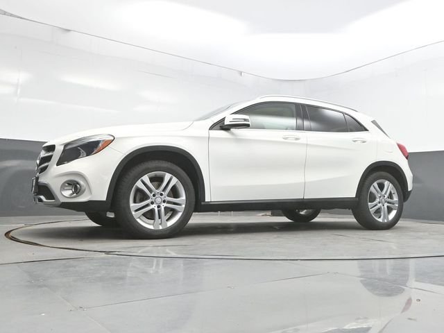 Used 2019 White Mercedes-Benz GLA 250 image 34