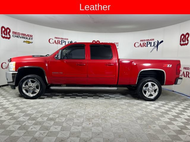 Used 2011 VICTORY RED Chevrolet LTZ image 4