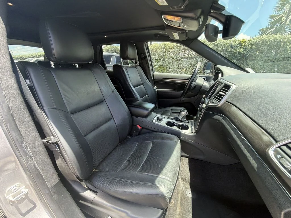 Used 2018 Billet Silver Metallic Jeep Limited image 35
