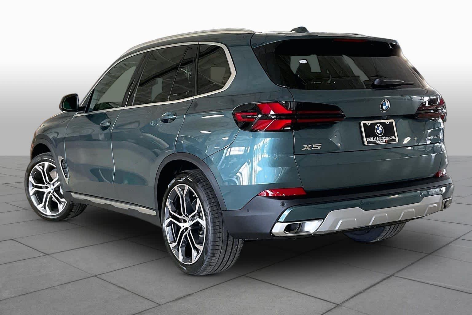 Used 2026 Blue Ridge Mountain Metallic BMW sDrive40i image 9