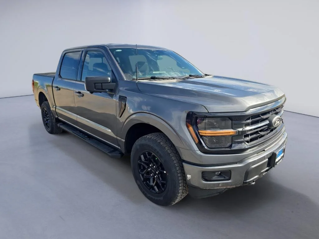 New 2026 Carbonized Gray Metallic Ford XLT image 3