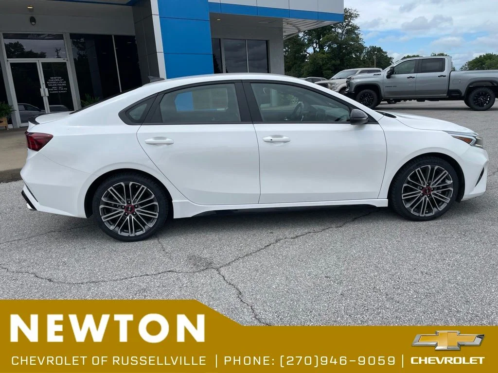 Used 2024 White Kia GT image 41