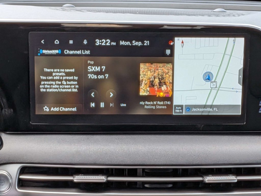 Certified Used 2025 Black Hyundai SEL image 24