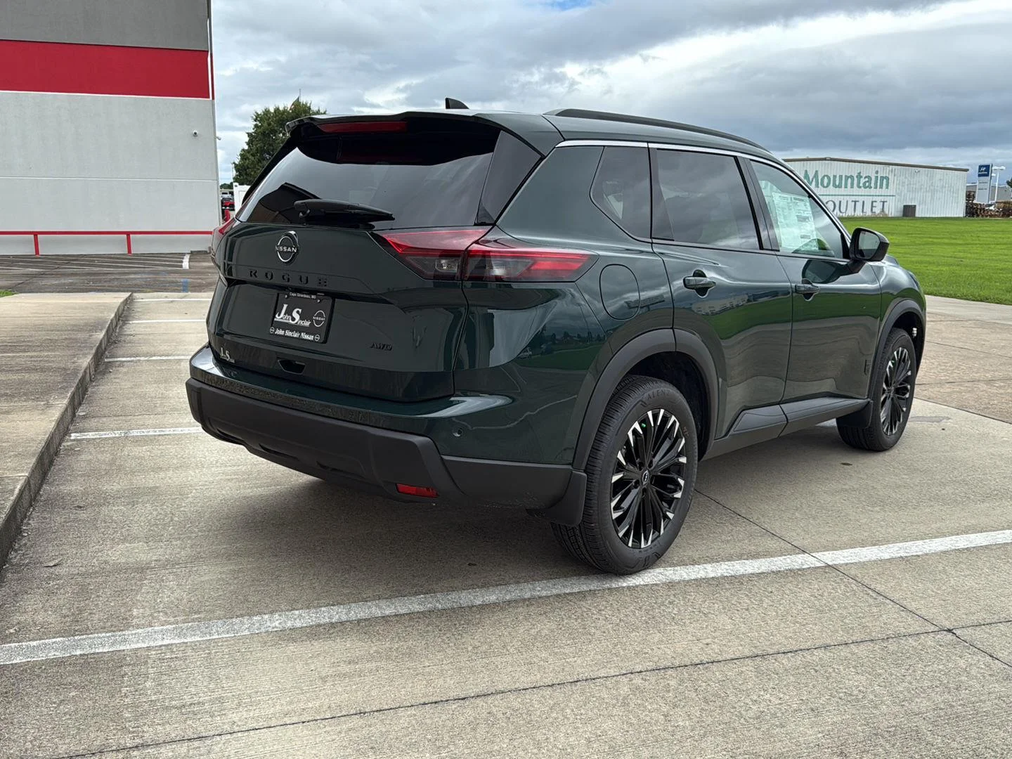 New 2026 Obsidian Green Nissan Dark Armor image 7