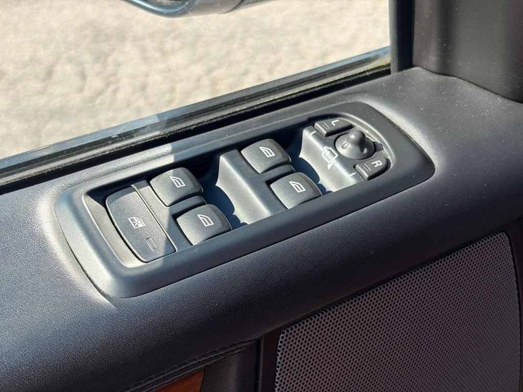 Used 2016 White Land Rover  image 18