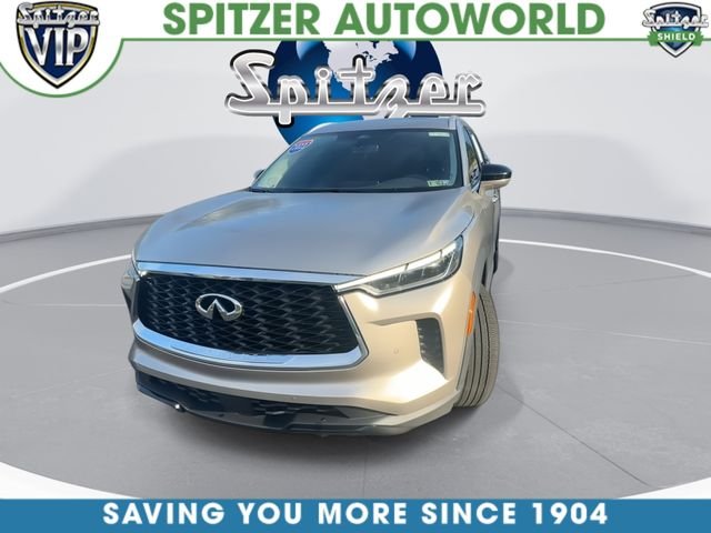 Used 2023 Silver INFINITI LUXE image 3