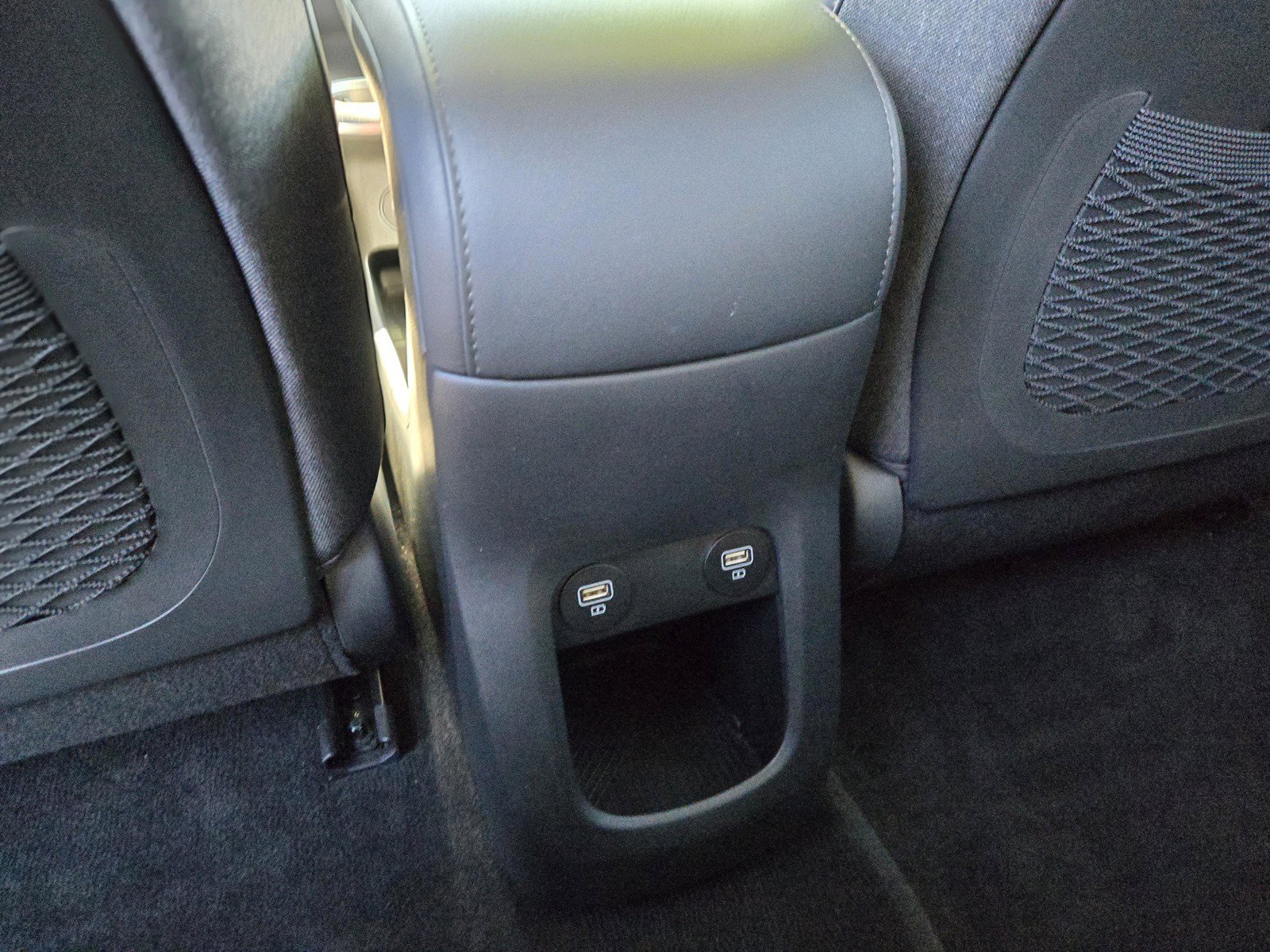 Certified Used 2023 Atlas White Hyundai Limited image 11