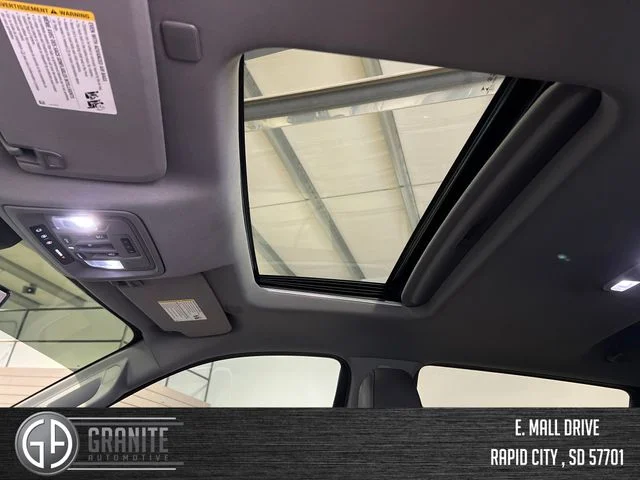 Used 2020 White GMC Denali image 22