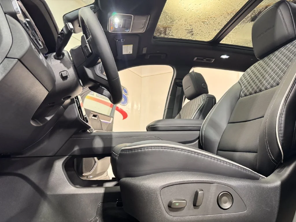 2027 GMC Acadia Denali - Photo 8